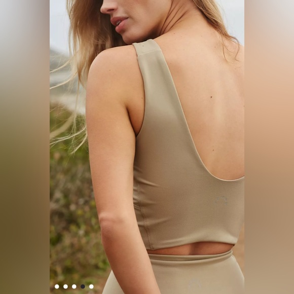 NWT Varley Let's Move Valerie Bra in Seneca Rock Size Medium - Picture 9 of 15